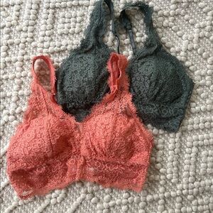 Set of 2 aerie lace bralettes green and coral size Medium New